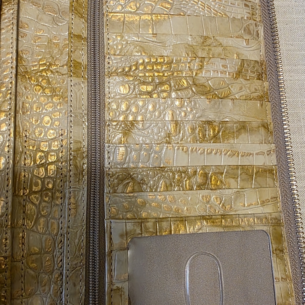 Brahmin SKYLER Yellow-Gold & Creme NWT Unused Croc-Embossed Wallet - Picture 4 of 8